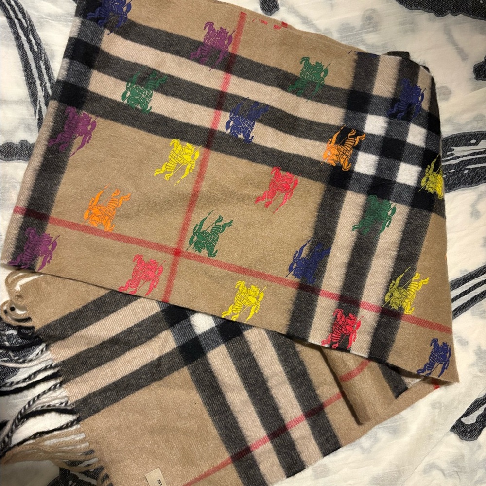 Burberry Classic Checked Scarf